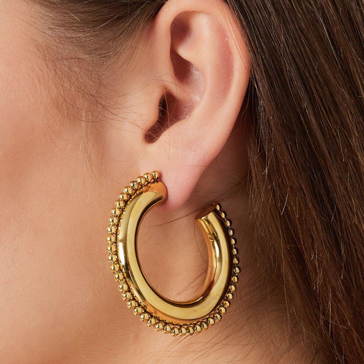 Chucnky round earrings in gold colour