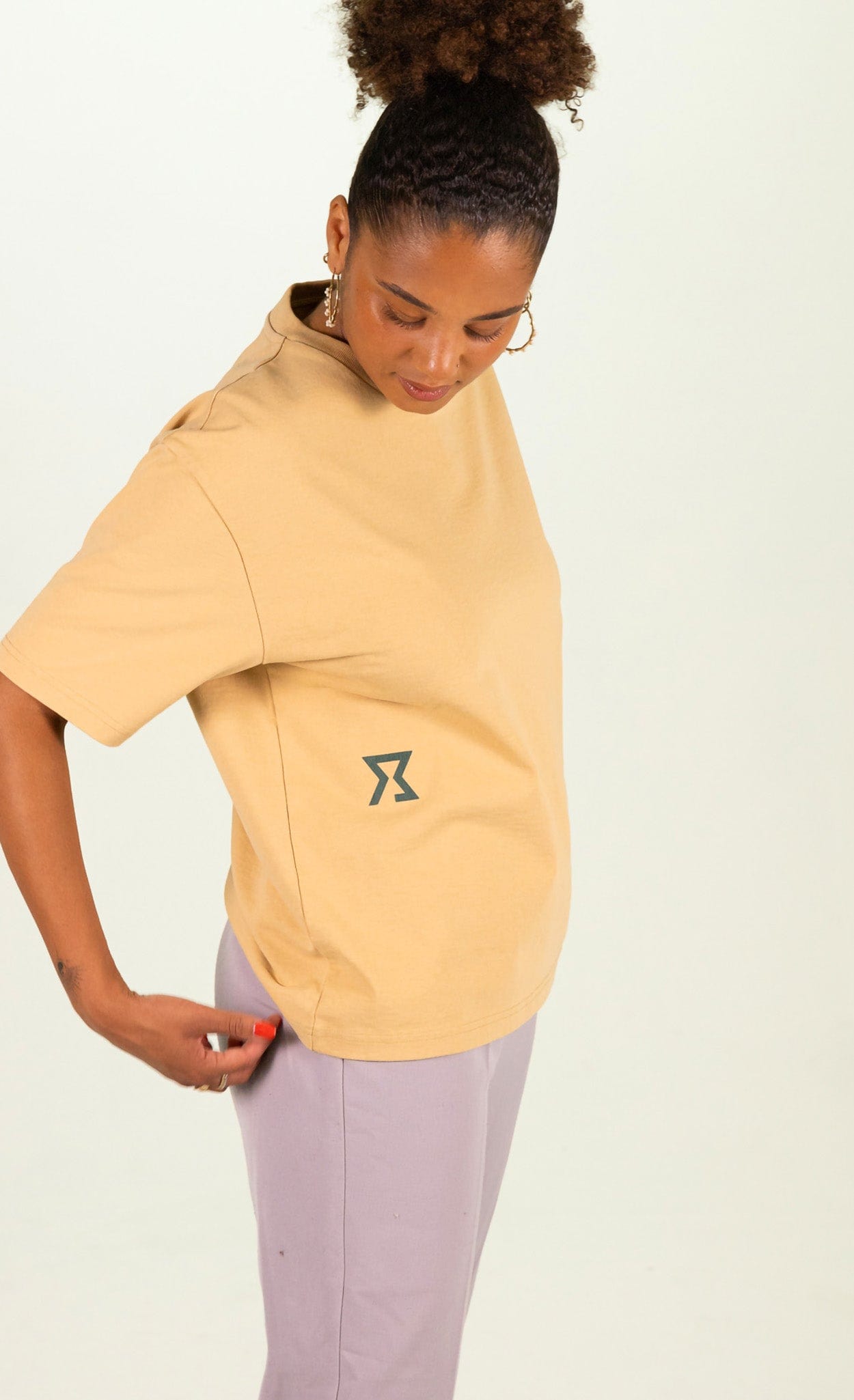 Logo Tee Desert Beige - Gbaje Jewelry