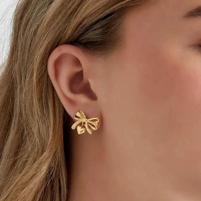 Strikjes Oorbellen - Gbaje Jewelry